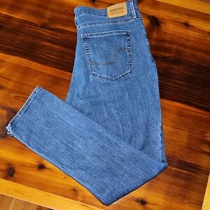 Levis Signature High Rise Straight Leg Jeans